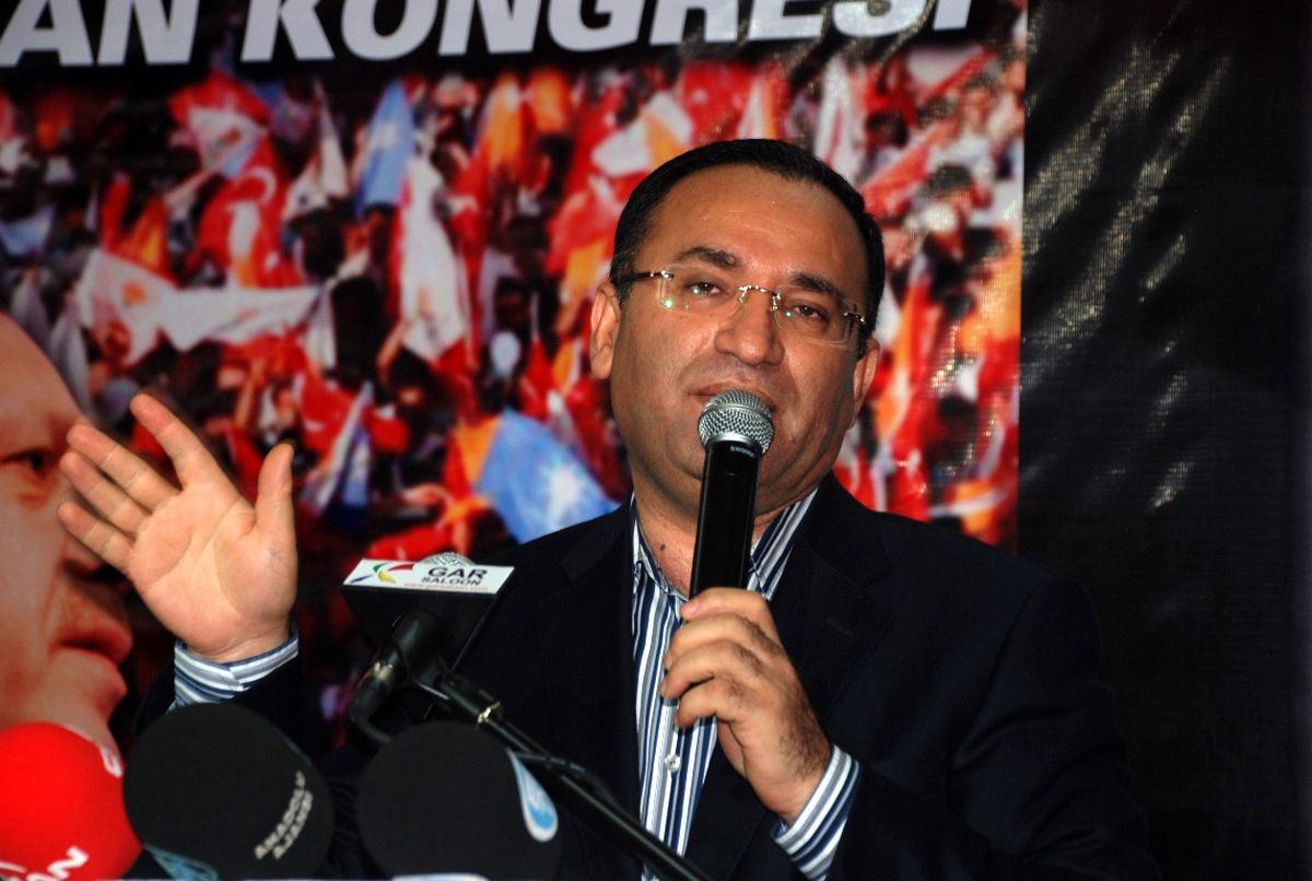 Bozdağ: 'Nihai Karar Ortaya Çıkmadan Kişileri Suçlamak Yanlıştır'