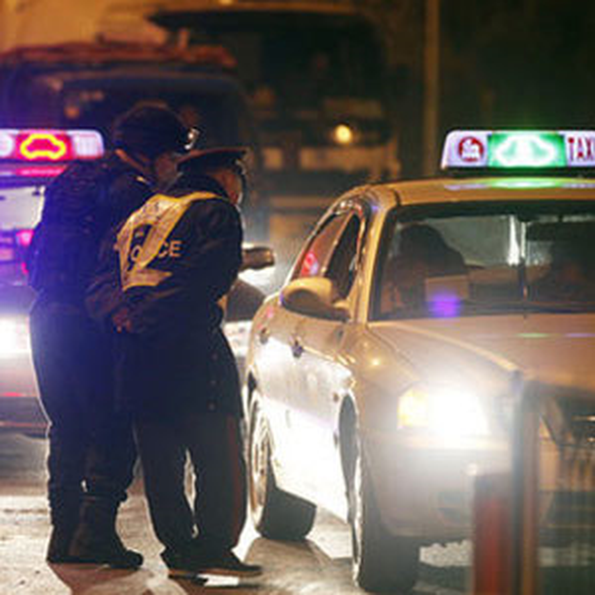 Çin\'de Bir Zanlıyı 13 Bin Polis Arıyor