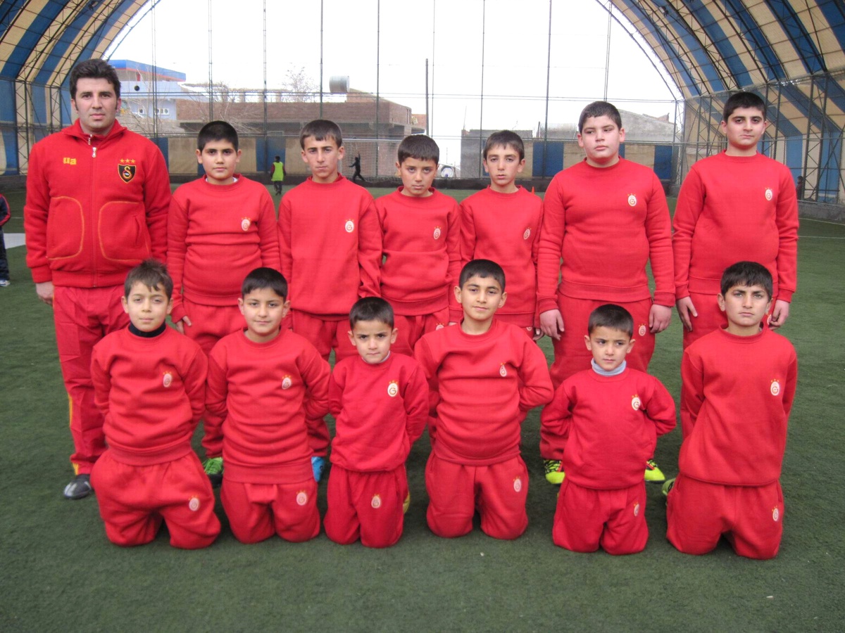 Derik'te Galatasaray Futbol Okulu Açıldı
