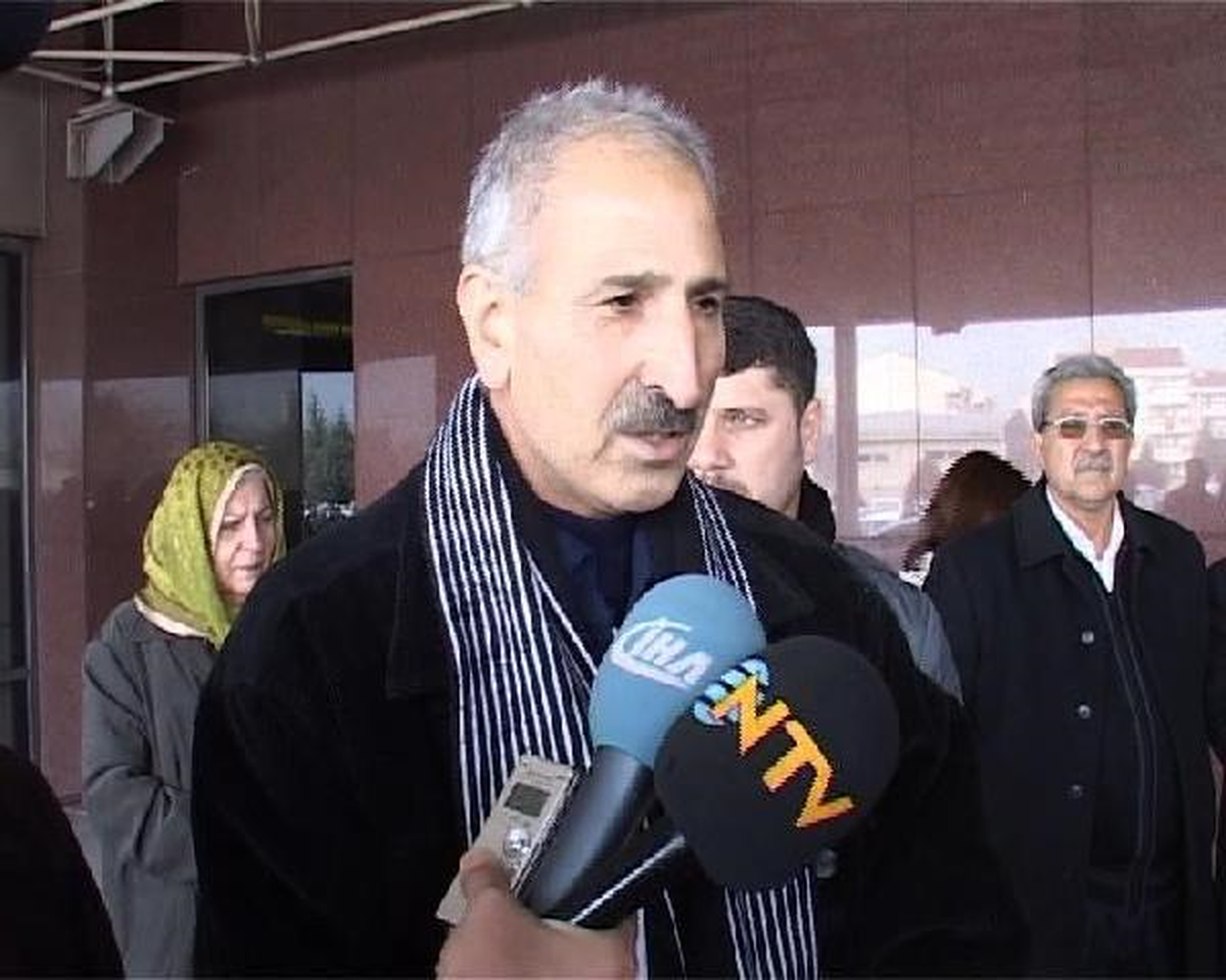 Diyarbakır\'da Uçak Kazasında Ölenler Anıldı