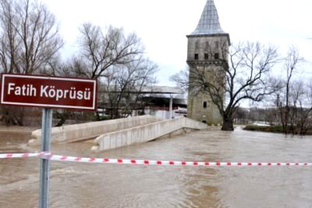 Edirne 2 Meriç Nehrinin Debisi Yükseldi, Ahırlar Boşaltıldı