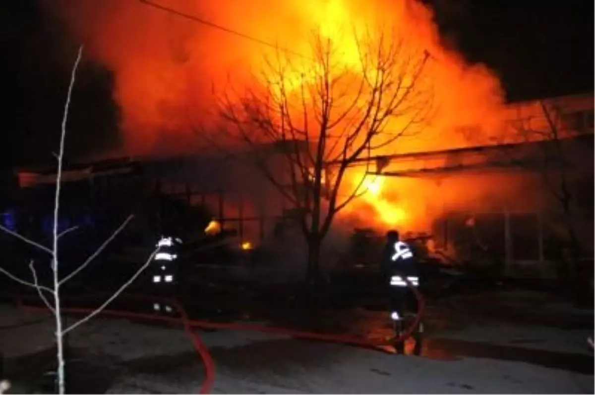 Erzincan\'da Korkutan Yangın