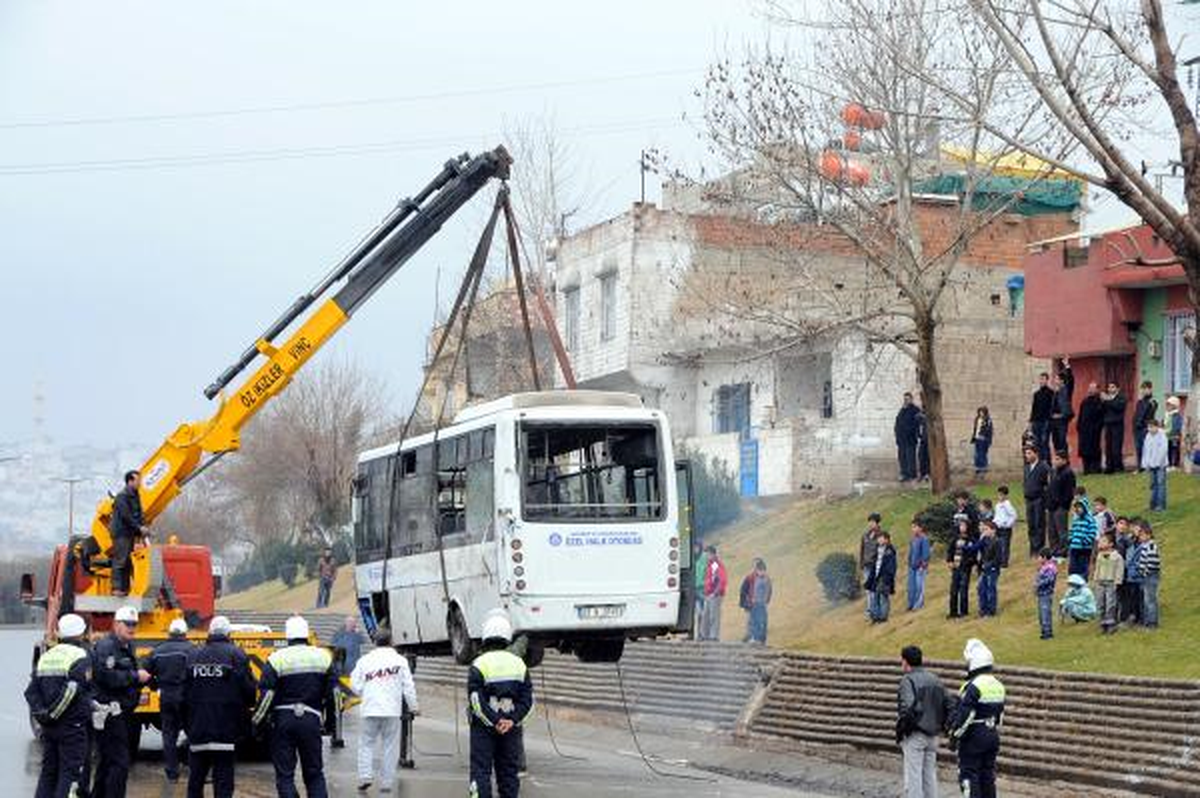 Gaziantep\'te Halk Otobüsü Devrildi;10 Yaralı