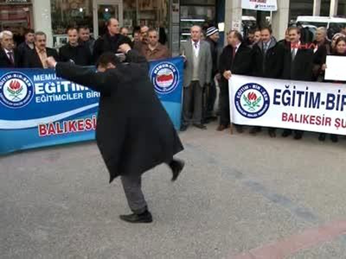 Kamu Çalışanları Toplu Sözleşme Yasası'nı Bekliyor