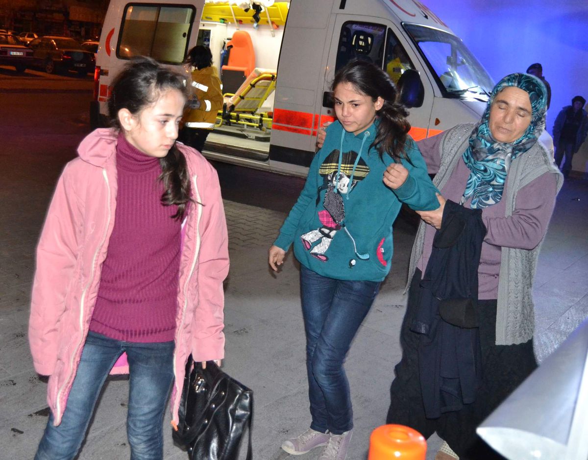 Karbonmonoksit Gazından 25 Kişi Zehirlendi