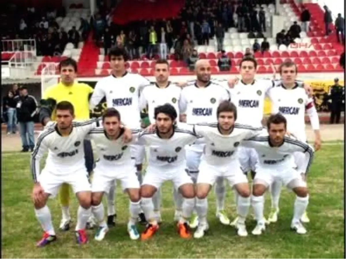 Kazada Futbolcu Can Çetinkaya Hayatını Kaybetti