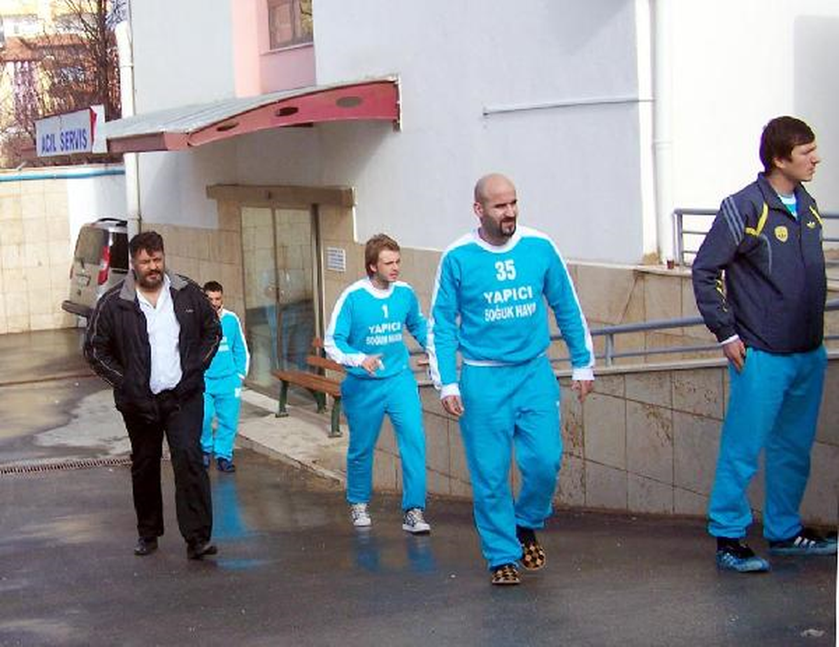 \'kazasız Belasız Gidiyoruz\' Dedi, 5 Dakika Sonra Kaza Yaptılar