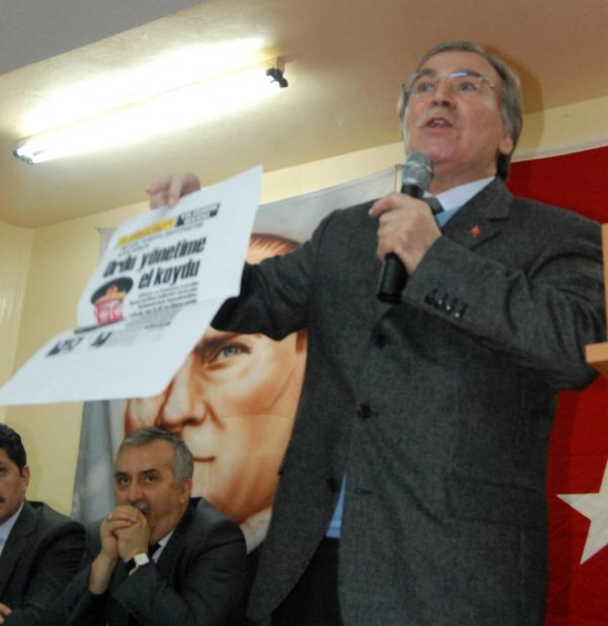 Mehmet Ali Şahin: Paşamızın Tutuklanması Beni Mutlu Etmiyor