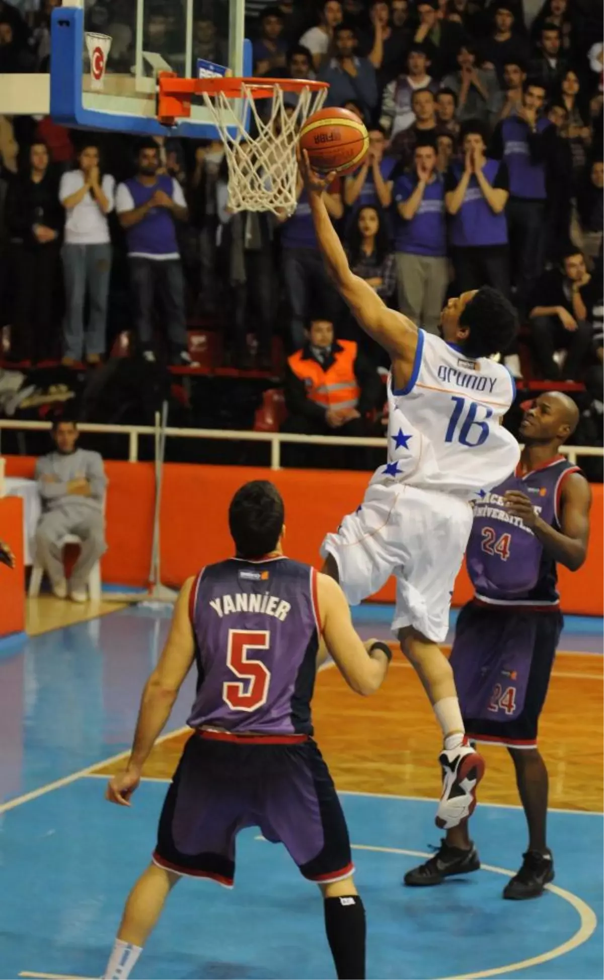 Mersin Büyükşehir Belediyesi - Hacettepe Üniversitesi: 69-75