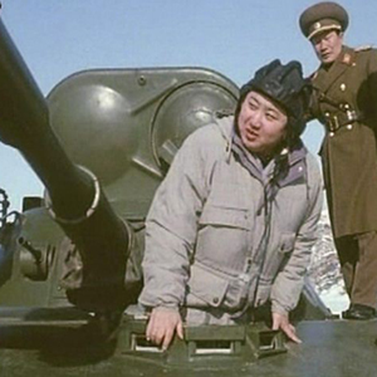 Yeni Lider Tank Sürüyor