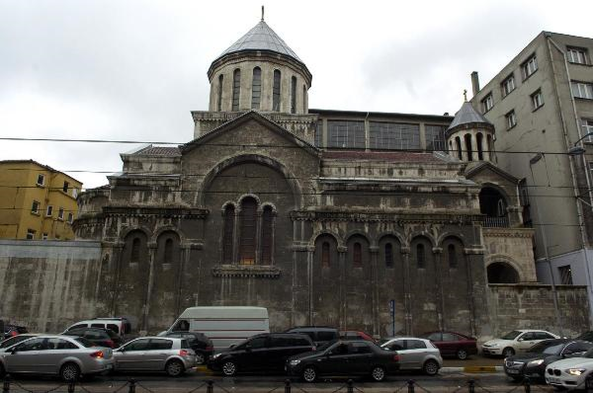 Yenilenen Ermeni Kilisesi Açıldı