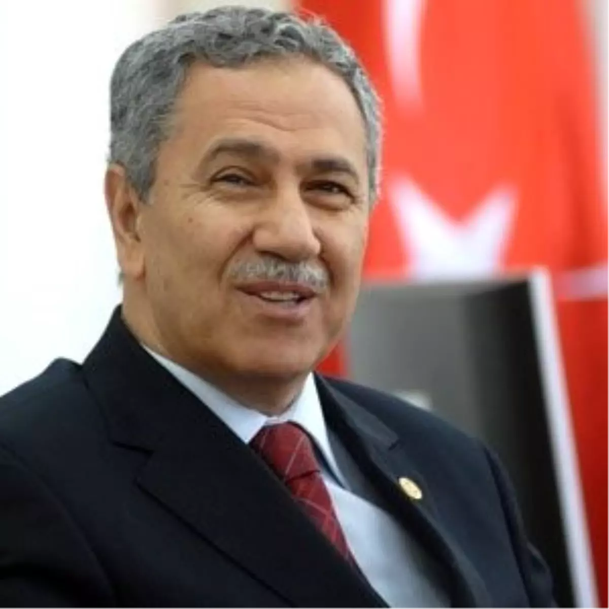 Arınç, Manisa\'da Duygulu Anlar Yaşadı, Muhalefete Yüklendi