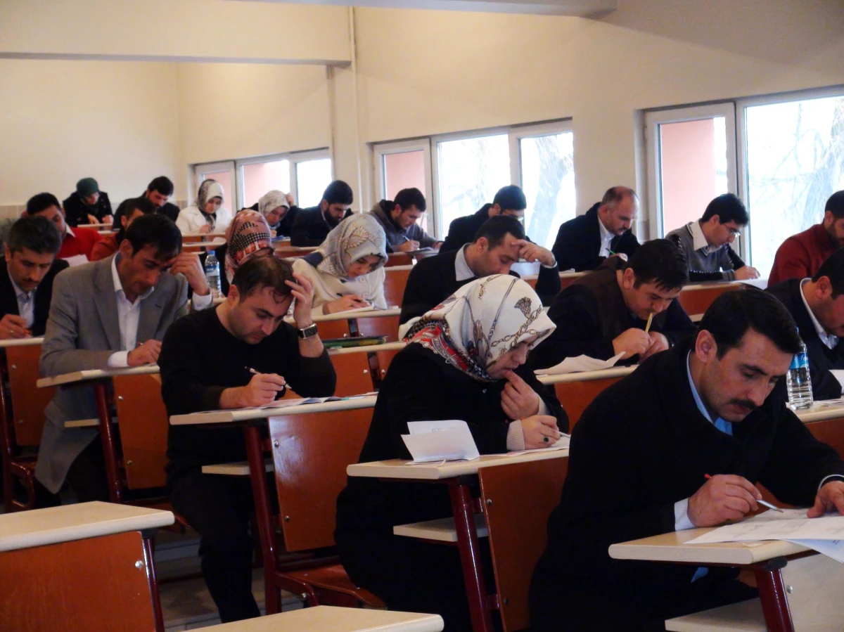 Aü Açıköğretim Fakültesi İlk Sınavını 29 İl ve 35 Sınav Merkezinde Gerçekleştirdi