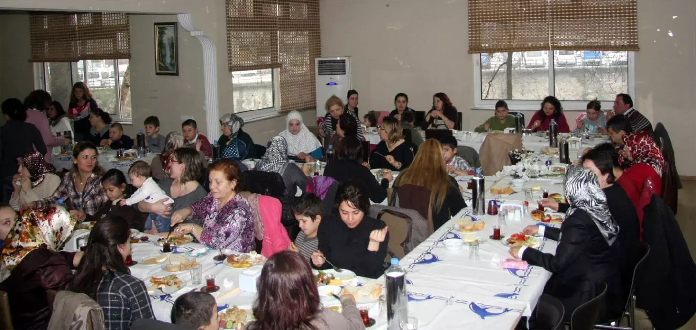 Belediyeden Kursiyerlere Kahvaltı