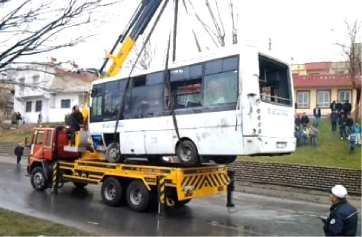 Gaziantep\'te Özel Halk Otobüsü Devrildi