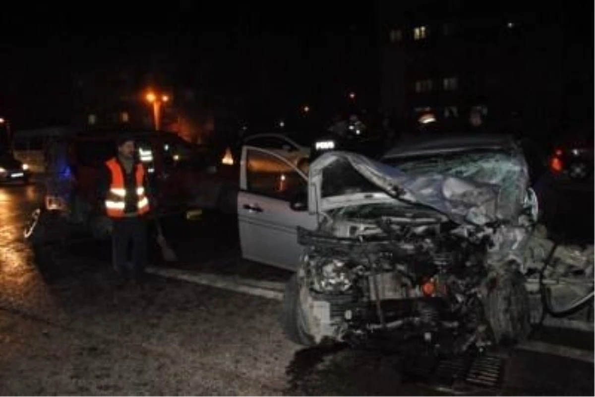 Horasan\'da Trafik Kazası: 1 Ölü, 1 Yaralı
