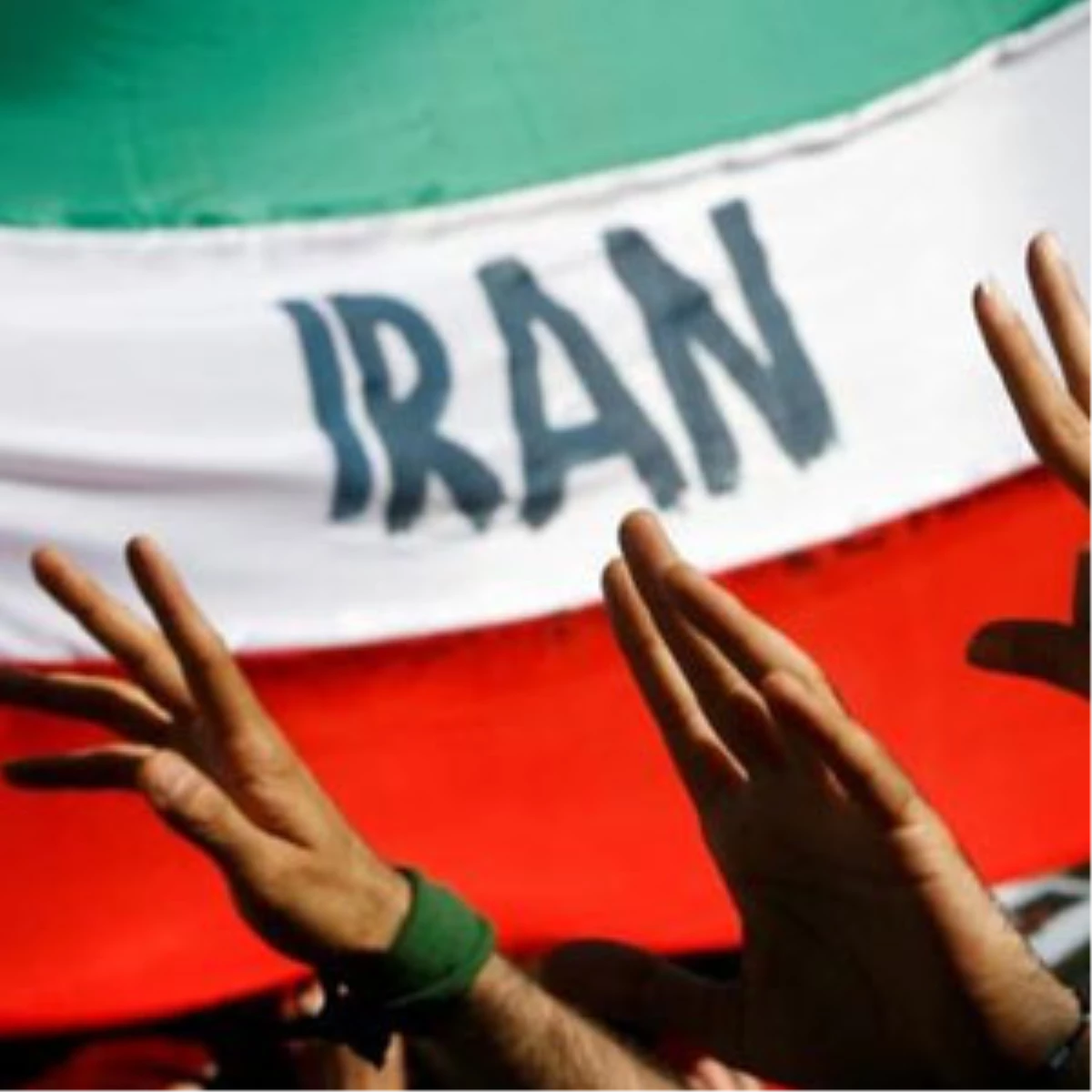 İran, CIA Adına Çalıştığı İddia Edilen ABD Vatandaşını İdam Cezasına Çarptırdı