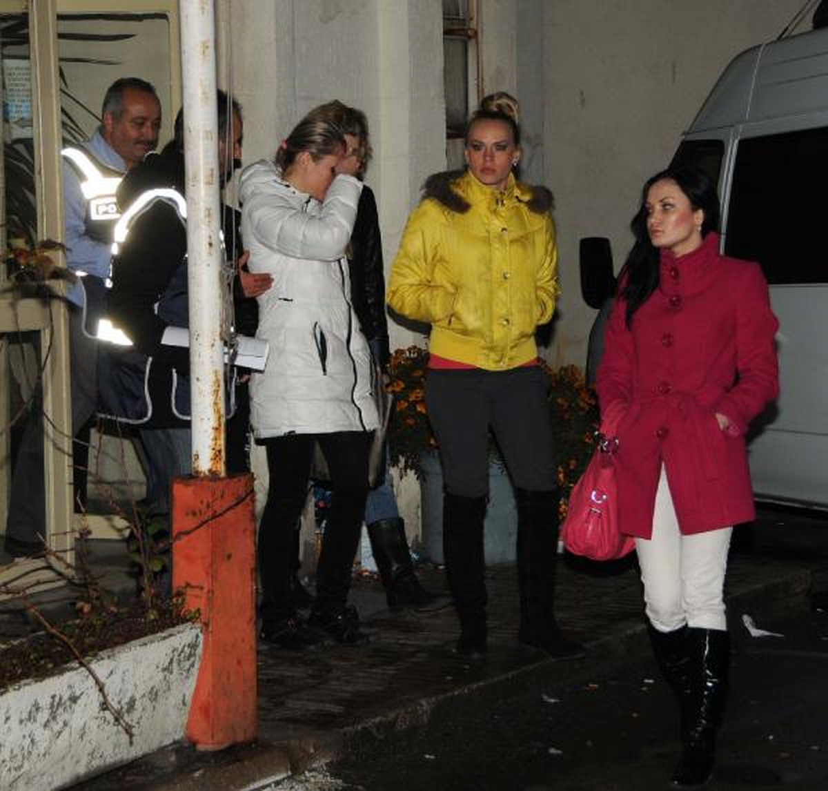 Yabancı Dansçılara Gözaltı
