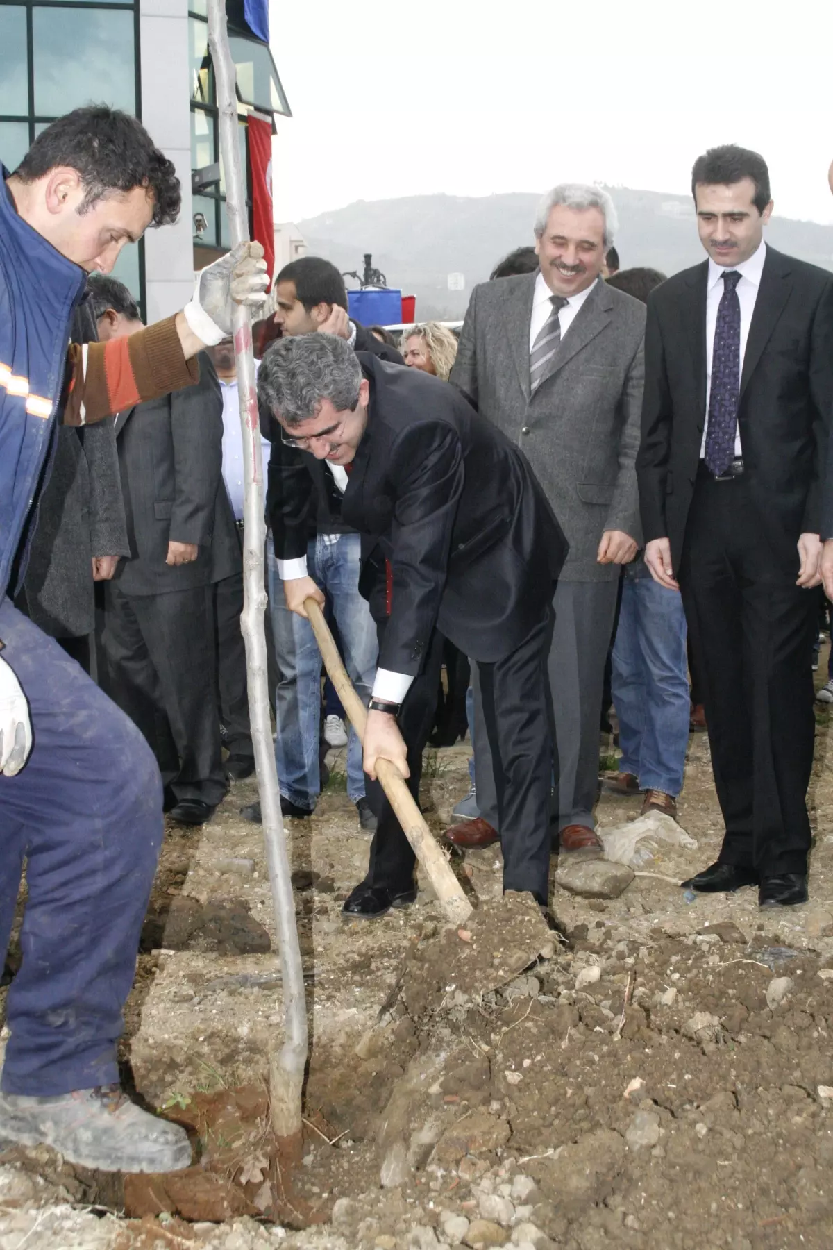 ÖSYM Başkanı Ali Demir Ktü Fatih Kampüsü\'nde Hatıra Ormanına Fidan Dikti