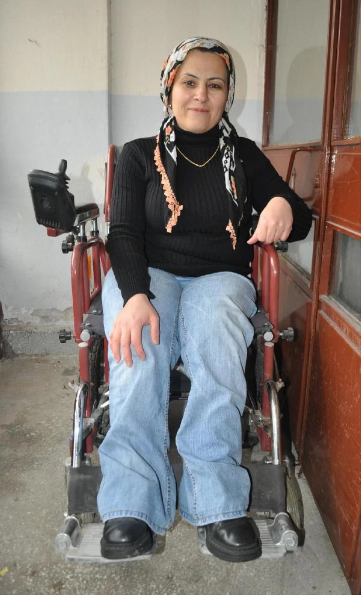 Engelli Kadının Akülü Aracını Çaldılar (2)