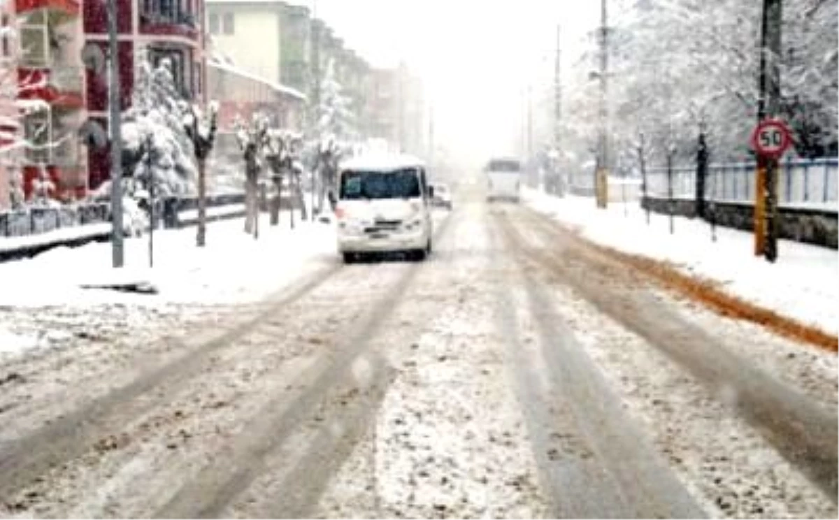 Kar Yolları Kapadı