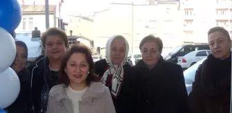 Mağaza Açılışında Kadın Dayanışması