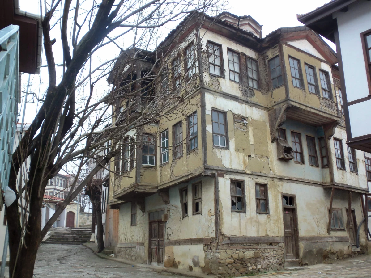 Taraklı\'da 150 Yıllık Tarihi Fenerli Ev\'de Restorasyon Çalışmaları Başlıyor