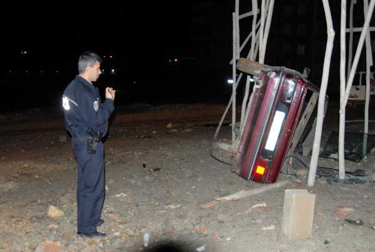14 Yaşındaki Sürücü Takla Atan Otomobilden Sağ Çıktı