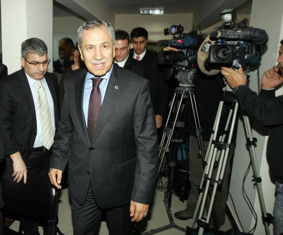 Başbakan Yardımcısı Arınç; Ülkeyi Hükümet Yönetir