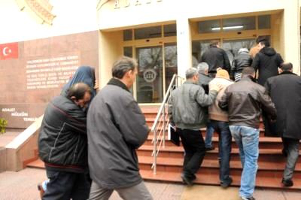 Belediye Çalışanlarına Fuhuş Operasyonu