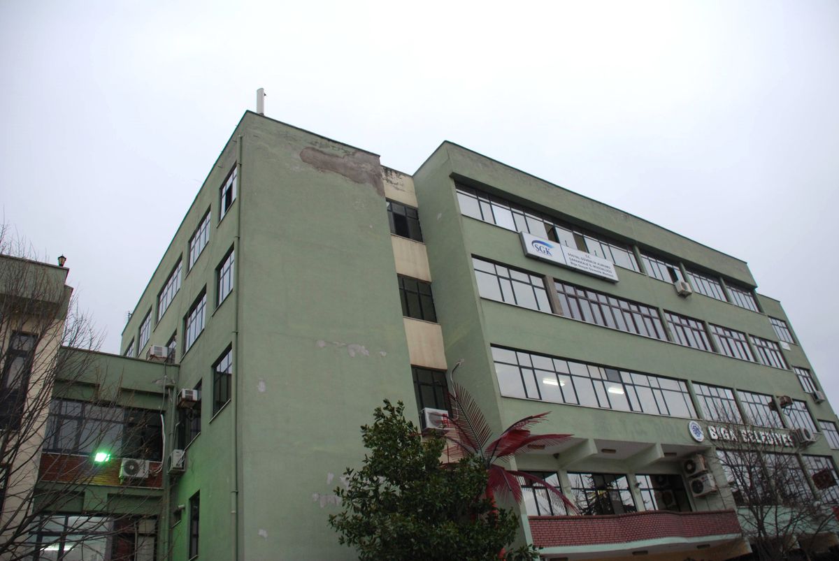 Biga\'da Belediye Binasında Yangın Paniği