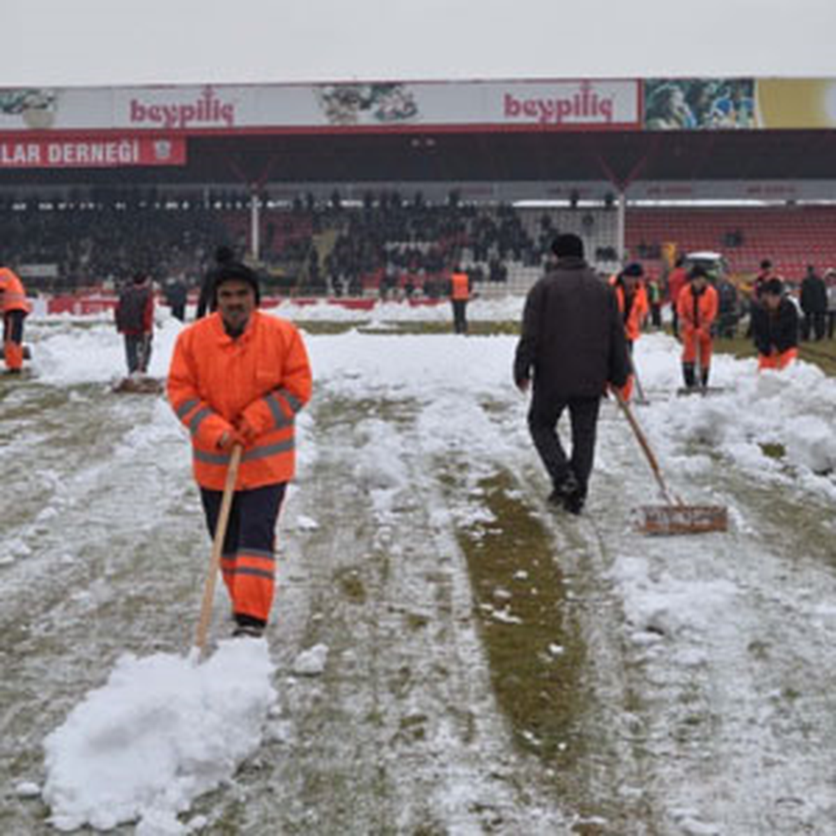 Boluspor-Gençlerbirliği Maçı 40 Dakika Geç Başladı