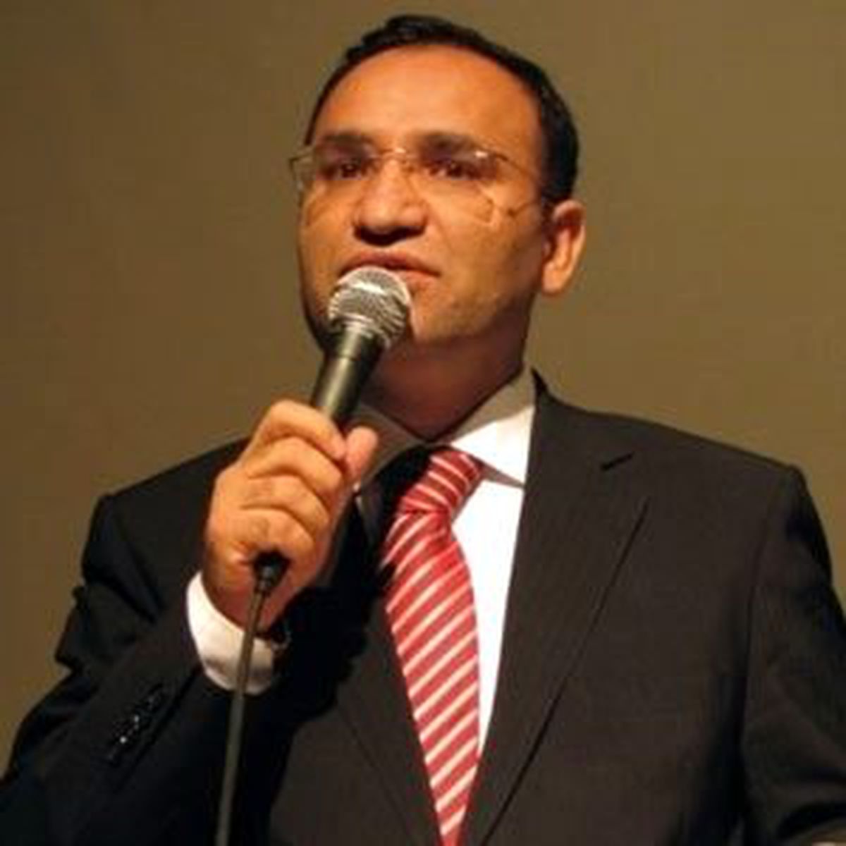 Bozdağ: Fezleke Doğru Değil Ama Siyasiler Dikkat Etmeli