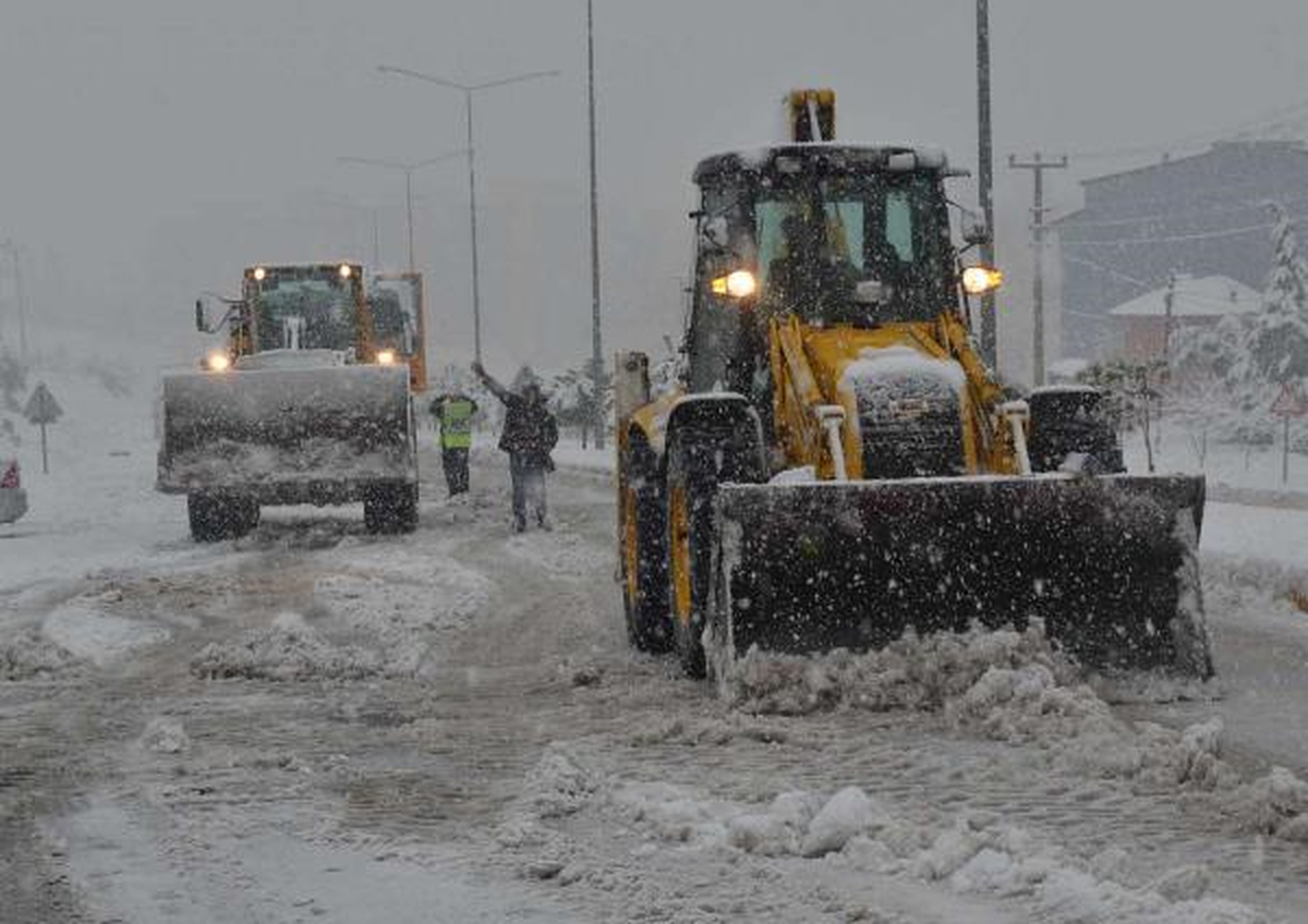Denizli'de Kar Nedeniyle 40 Köy Yolu Ulaşıma Kapalı