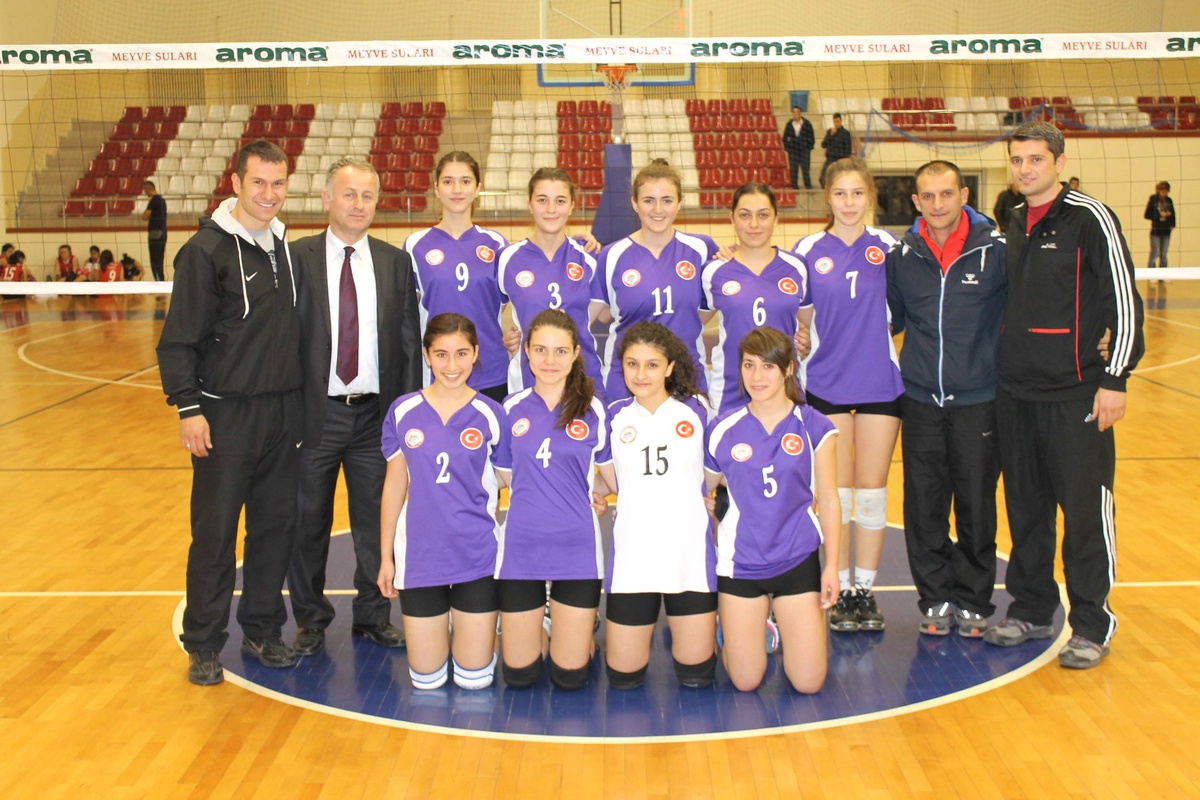 Ereğli Genç Bayanlar Voleybol Takımı Şampiyon Oldu