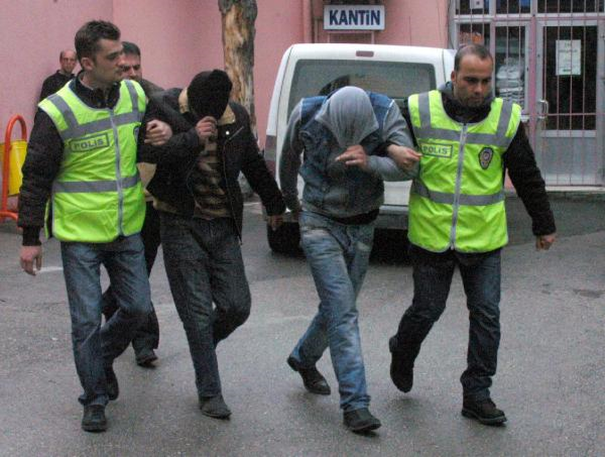 Hırsızlık Şüphelileri: Adam mı Öldürdük Sanki, Hırsızlık Yaptık