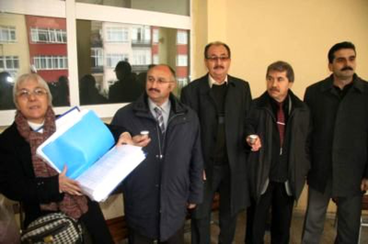 Kocaeli\'de Fabrika Tozundan Bıkan Muhtarlar Suç Duyurusunda Bulundu