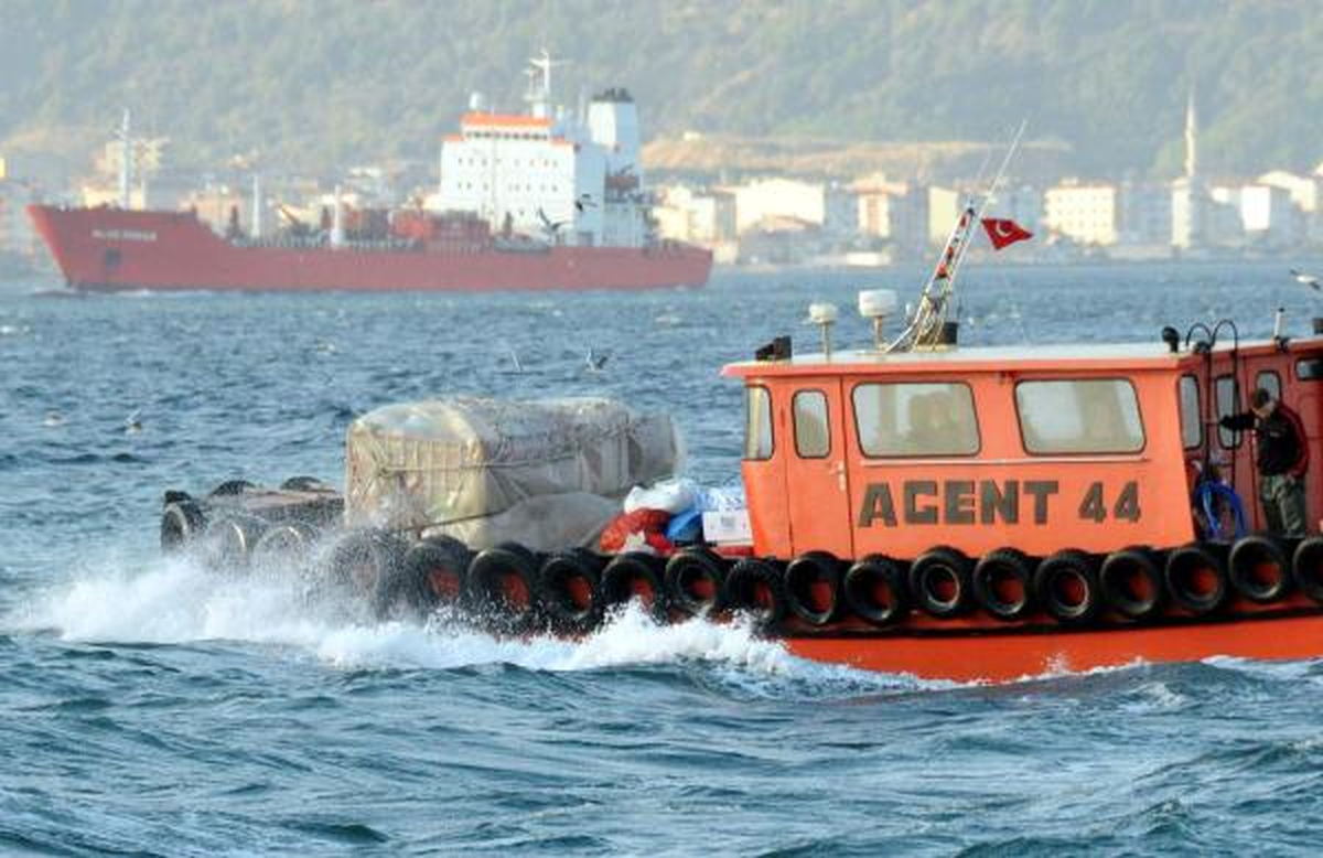 Kuzey Ege Denizi'ndeki Fırtına, Adalara Ulaşımı Durdurdu