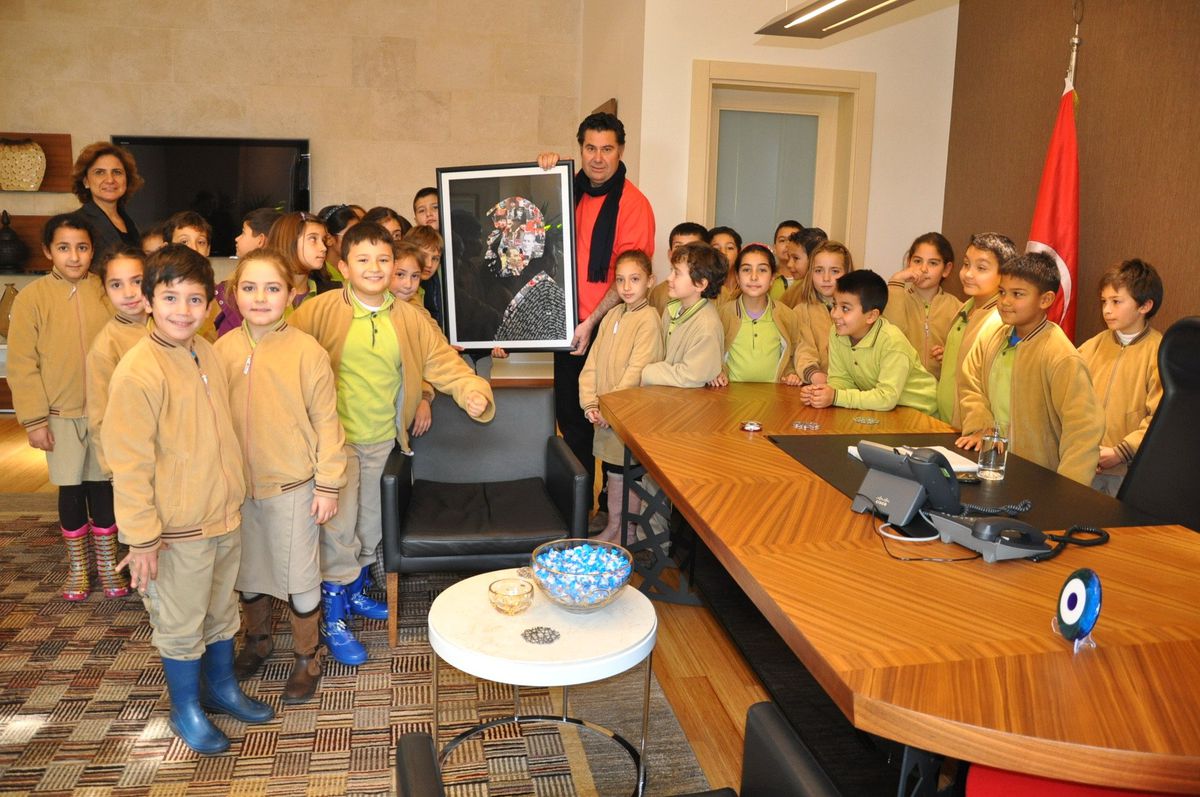 Öğrencilerden Başkan Kocadon'a Anlamlı Hediye