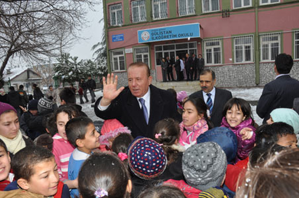 Oğuz Gülistan İlköğretim Okulunu Ziyaret Etti