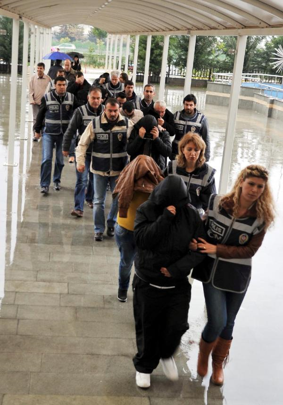 Organ Çetesi Şüphelileri Sağlık Kontrolünden Geçirildi
