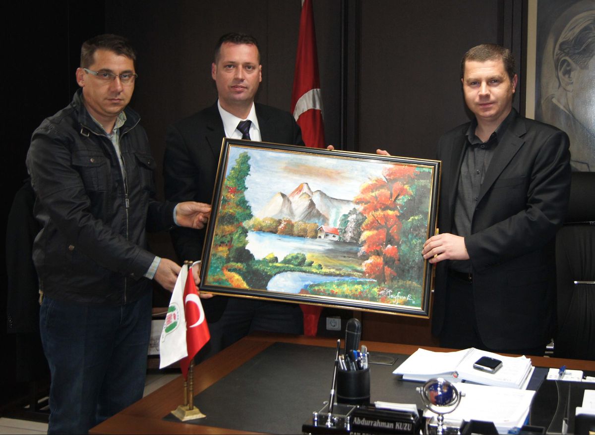 Özer İlköğretim Okulu Yönetiminden Başkan Kuzu\'ya Teşekkür Ziyareti