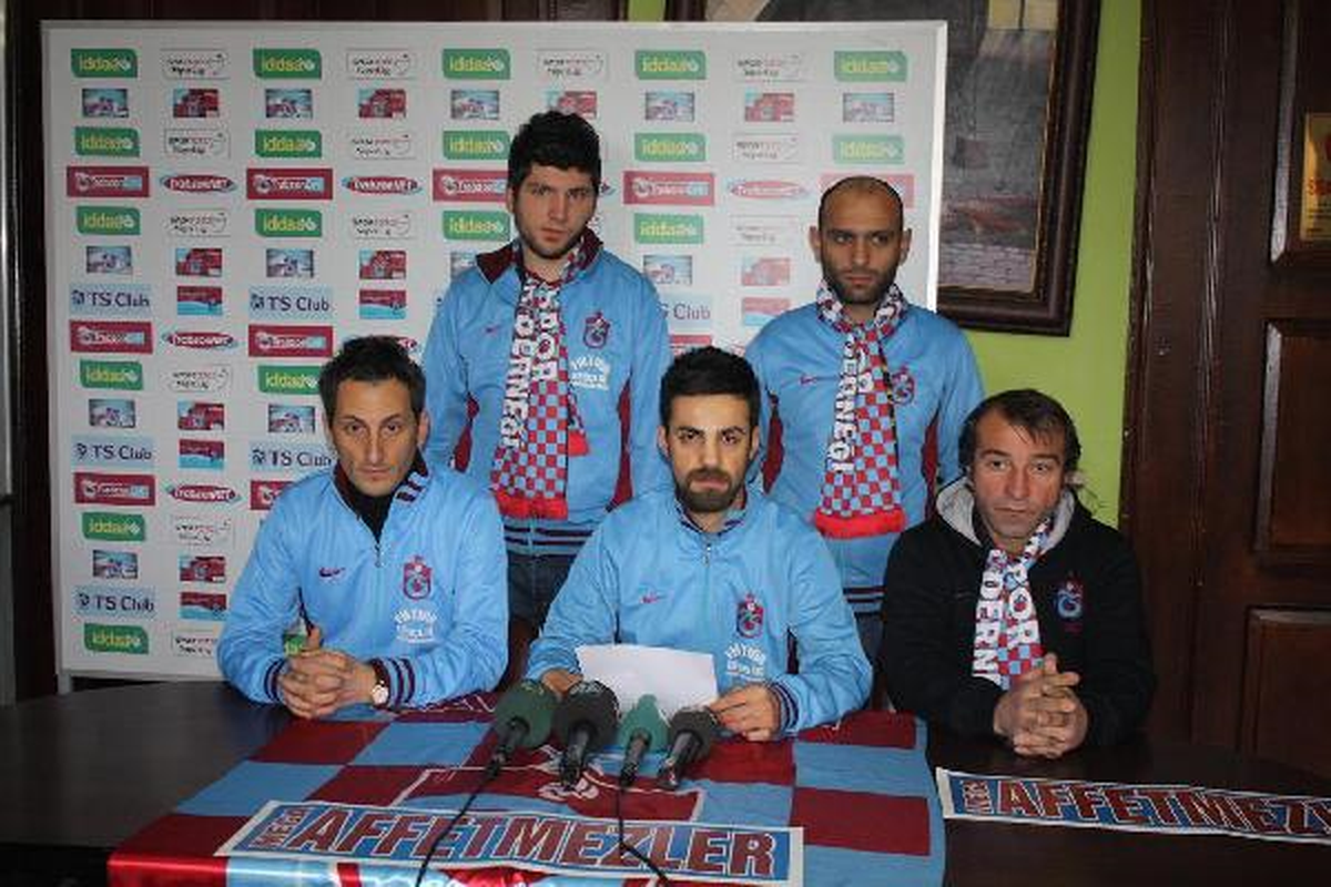 Trabzonsporlu Taraftarlardan Bakan Bayraktar\'a Destek