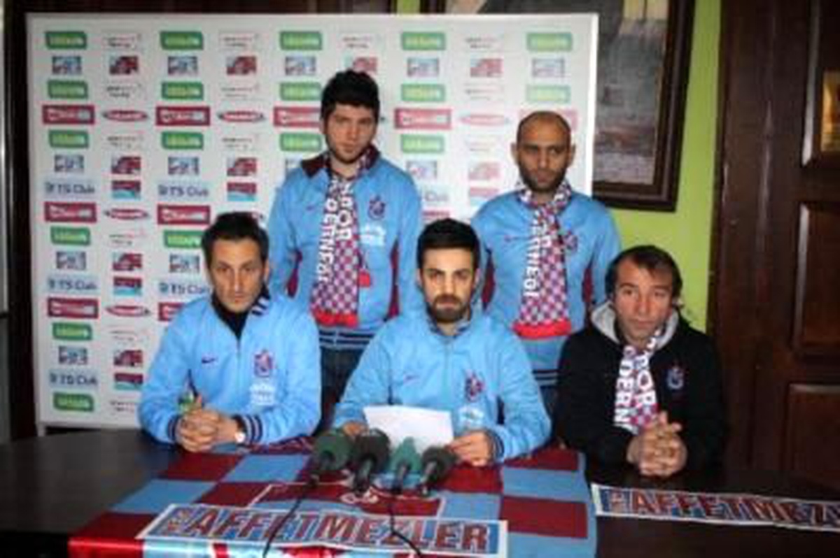 Trabzonsporlu Taraftarlardan Bakan Bayraktar\'a Destek