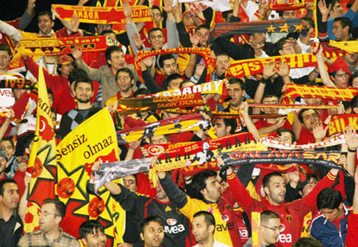TT Arena'da Bıçaklı Dehşet