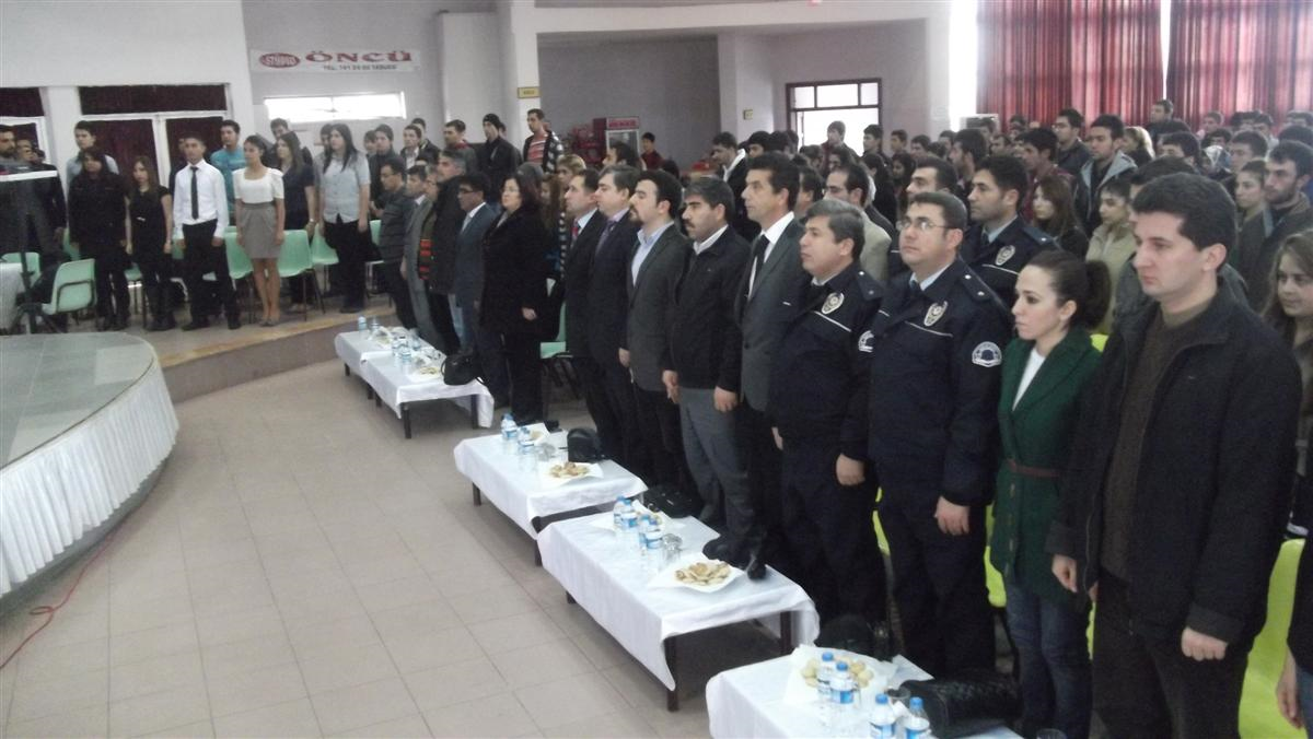 Üniversite Öğrencilerine "Terör" Konulu Konferans