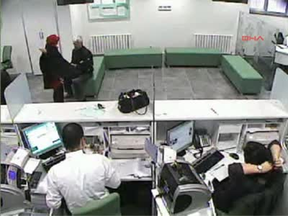 "Üzerimde Bomba Var" Dedi Ama Yakalandı