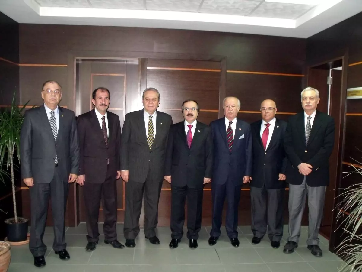 Vali Coş\'tan Adaso\'ya Ziyaret