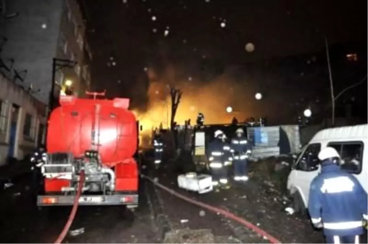 Yangından Mal Kaçırdılar