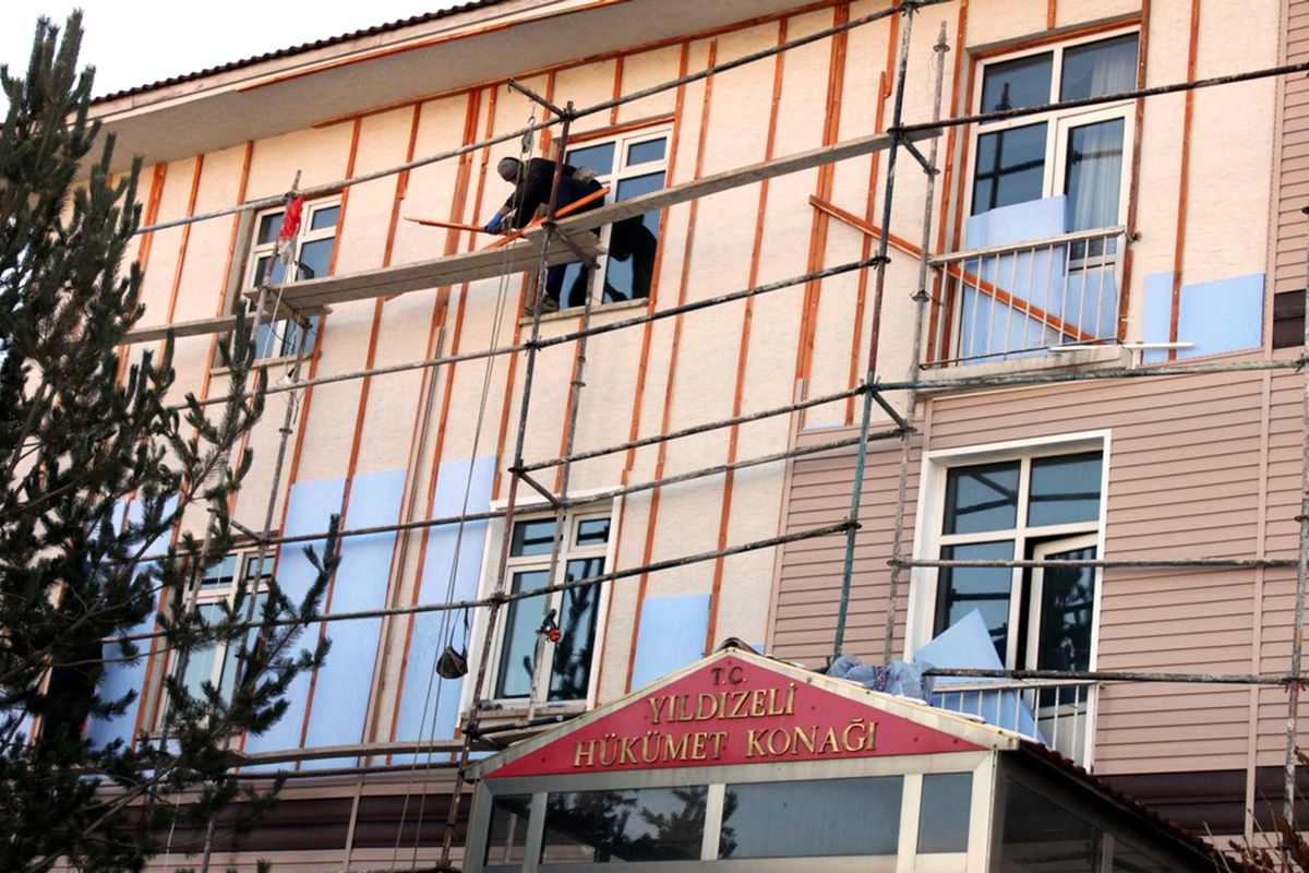 Yıldızeli Hükümet Konağı Yeni Görünümüne Kavuştu